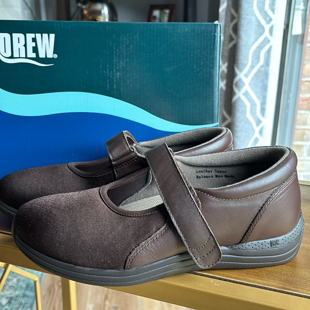 Drew magnolia Stretch Maryjane Brown double wide width size 9.5 & 7.5 ww(2e) New